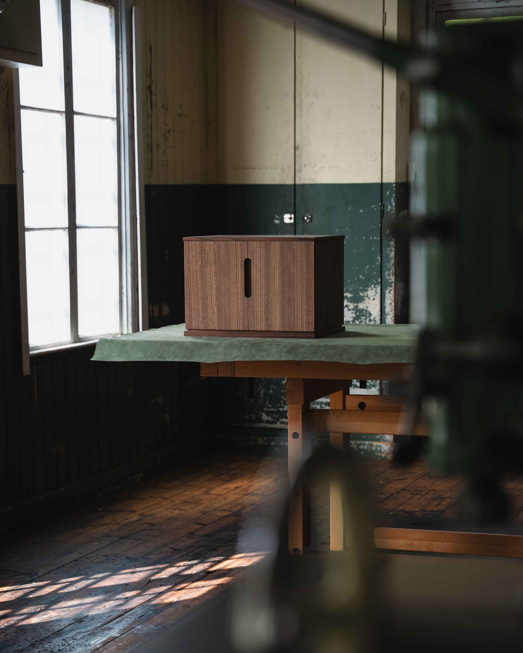 Fold Jewelry Chest