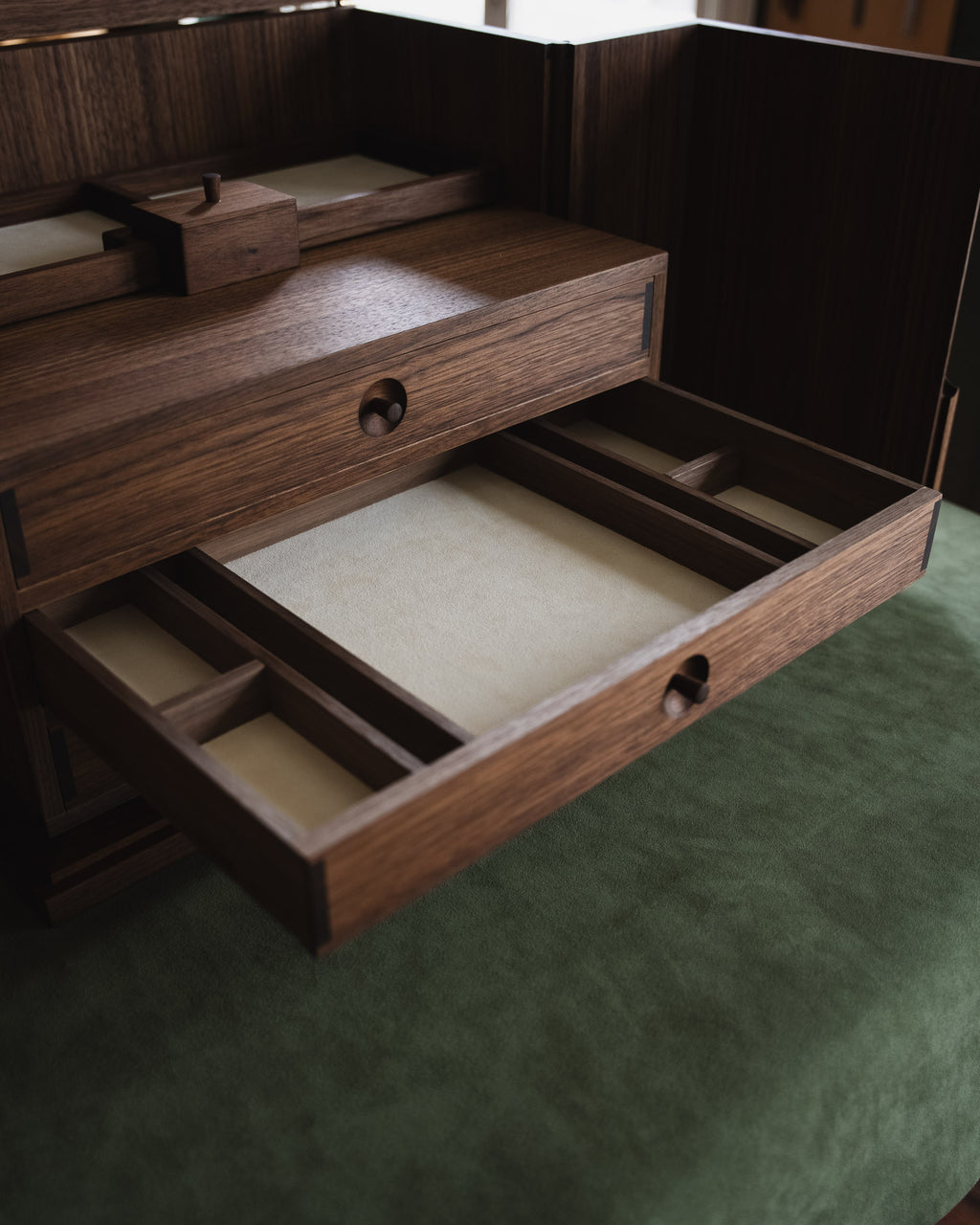 Fold Jewelry Chest