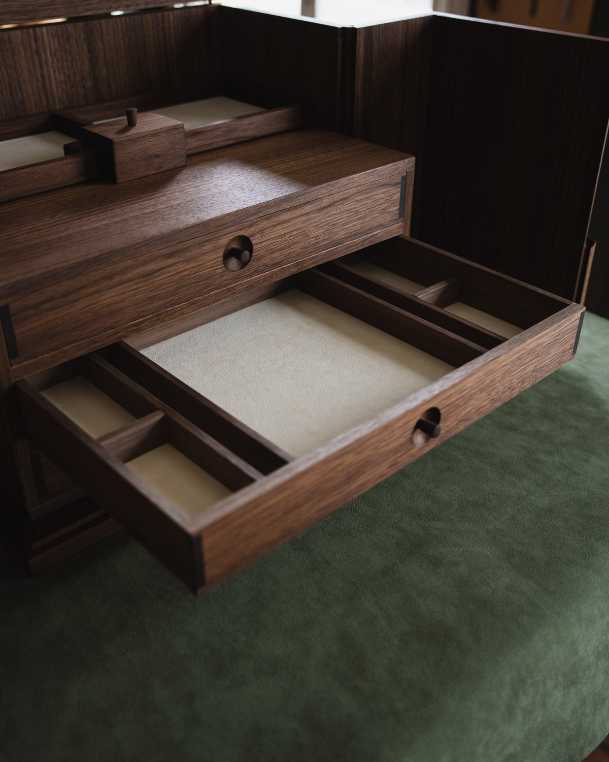 Fold Jewelry Chest