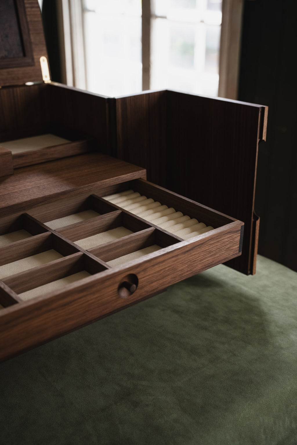 Fold Jewelry Chest